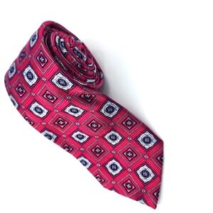 Elegant Red Patterned Men's Tie